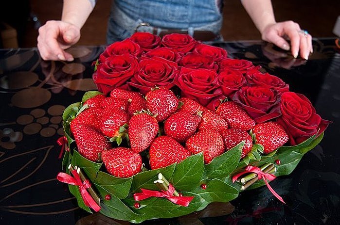 Цветы на День Святого Валентина можн приобрести в магазине Букеты-Подарки