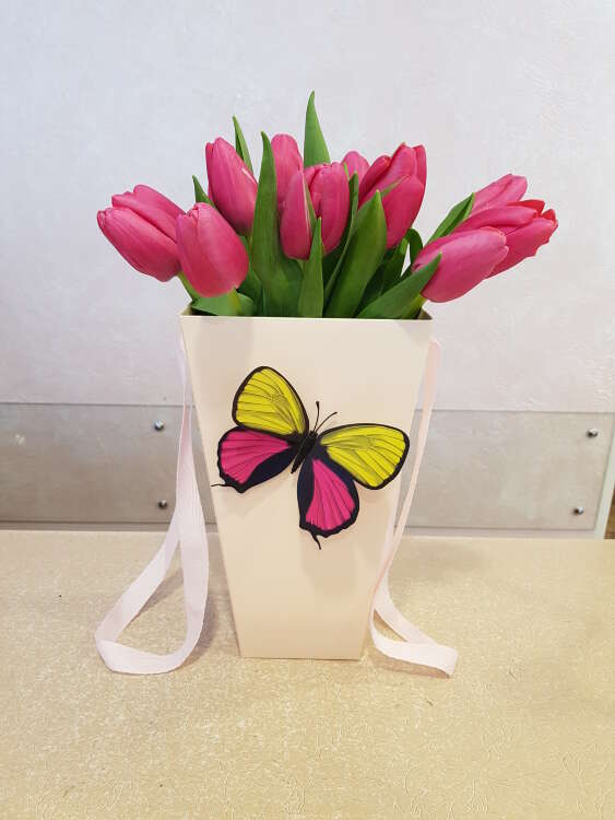 Купить Букет с тюльпанами "Весна". 1 в интернет-магазине Праздник цветов и подарков с доставкой по Хабаровску недорого.