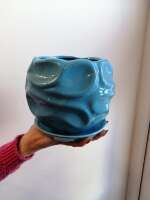 Купить Кашпо керамика голубое в интернет магазине Праздник цветов и подарков по доступной цене. Заказать Кашпо керамика голубое недорого с доставкой по Хабаровску.