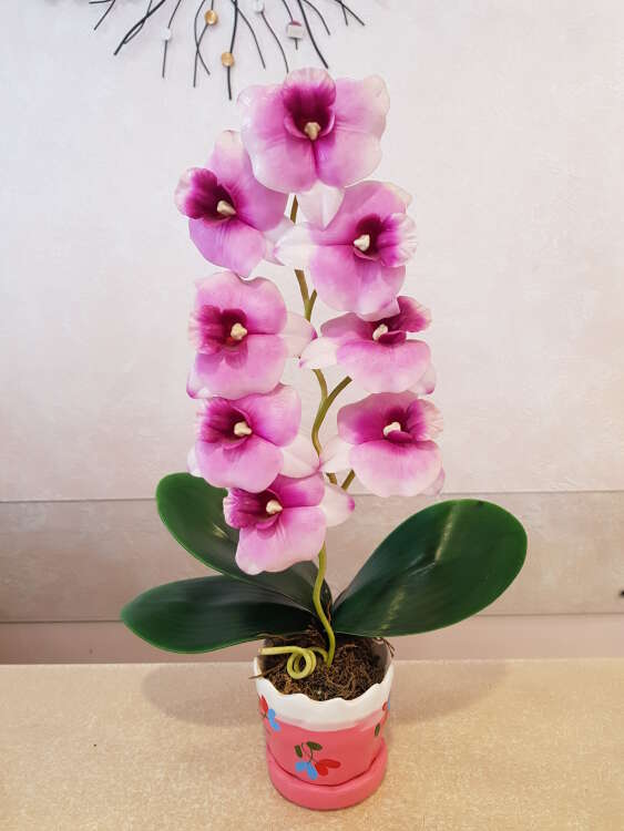 Купить Орхидея в керамическом горшке (искусственная). в интернет-магазине Праздник цветов и подарков с доставкой по Хабаровску недорого.