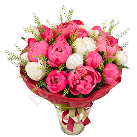 Купить Букет с пионами"микс". в интернет-магазине Праздник цветов и подарков с доставкой по Хабаровску недорого.