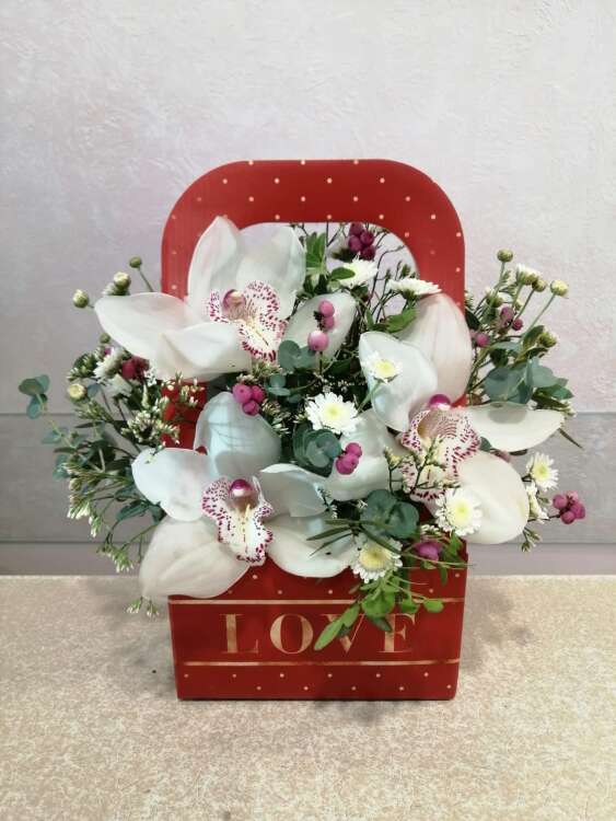 Купить Сумочка с орхидеями. в интернет-магазине Праздник цветов и подарков с доставкой по Хабаровску недорого.