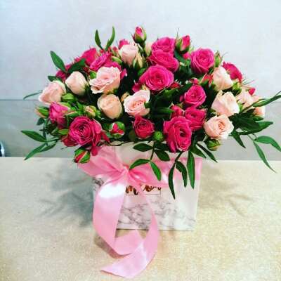 Купить коробочка с цветами "прелесть" в интернет магазине Праздник цветов и подарков по доступной цене. Заказать коробочка с цветами "прелесть" недорого с доставкой по Хабаровску.