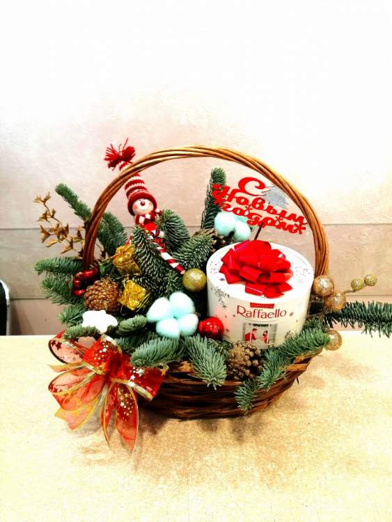 Купить Подарочный набор "С Новым годом". в интернет-магазине Праздник цветов и подарков с доставкой по Хабаровску недорого.