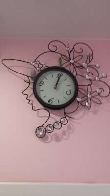 Купить Часы "ДЕВУШКА" в интернет магазине Праздник цветов и подарков по доступной цене. Заказать Часы "ДЕВУШКА" недорого с доставкой по Хабаровску.