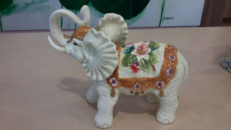 Купить Слон средний в интернет-магазине Праздник цветов и подарков с доставкой по Хабаровску недорого.